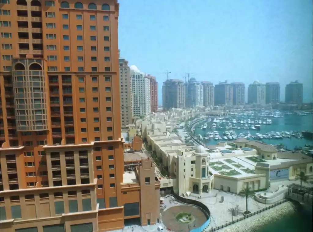 Wohn Klaar eigendom 2 Schlafzimmer F/F Wohnung  zu vermieten in Al Sadd , Doha #8200 - 1  image 